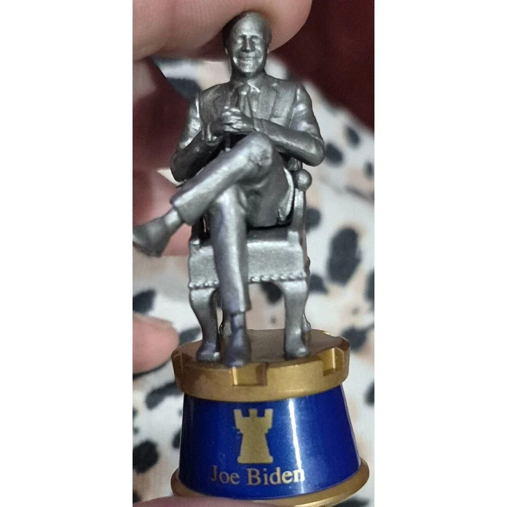 New BulbHead 2020 Battle For The White House Chess Set Democrat Ginsberg Obama